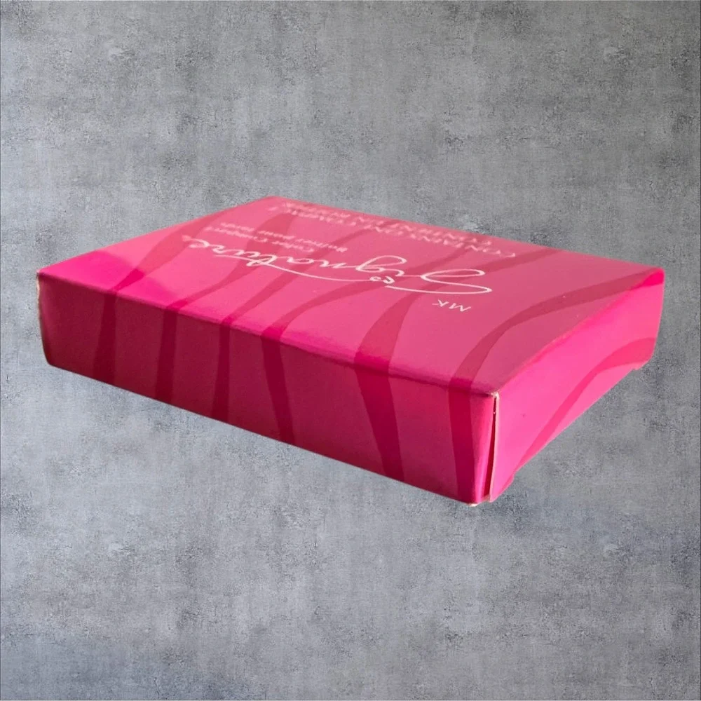 Mary Kay MK Signature Color Compact 2502 Refillable Makeup Case‎ NIB